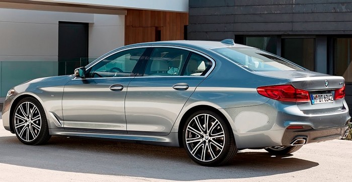 BMW представит экономичный седан 5 Series c гибридной установкой в начале 2017 года